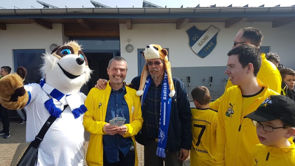 Die Bananenflanke zu Gast beim SC Sand